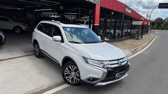MITSUBISHI OUTLANDER 2.0 COMFORT 16V GASOLINA 4P AUTOMÁTICO MITSUBISHI OUTLANDER 2.0 COMFORT 16V GASOLINA 4P AUTOMÁTICO
